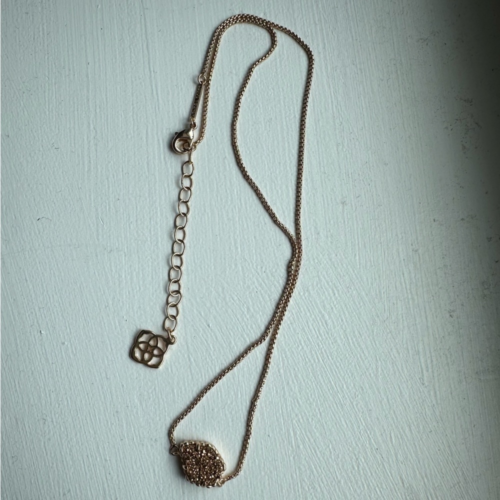 Rose gold Kendra Scott necklace